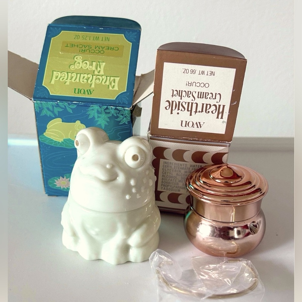 💥Vintage Avon! w/Boxes: Milkglass Enchanted Frog & Hearthside Copper Couldron!